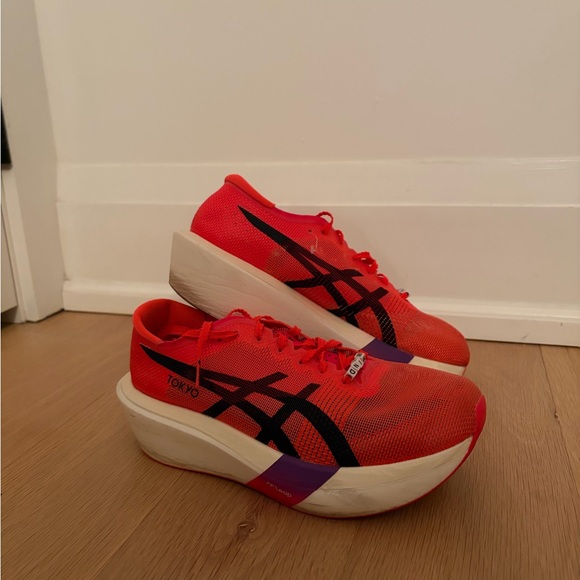 Asics Metaspeed Sky Carbon Plated Racing Shoe - Picture 2 of 5